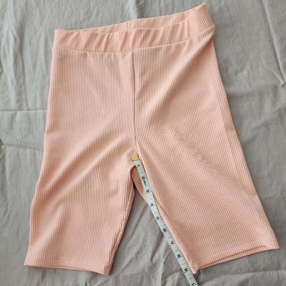 H&M Peach Biker Shorts - Picture 1 of 3